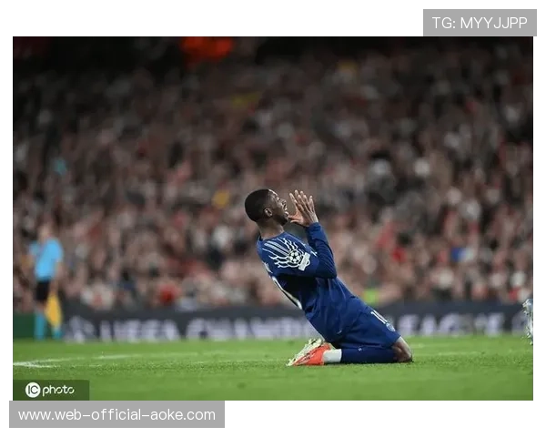 巴黎圣日耳曼5-0完胜马赛，登贝莱梅开二度领跑法甲