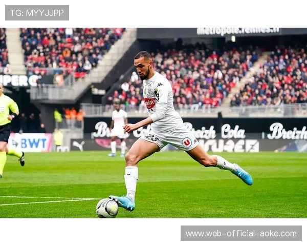 洛里昂2-0昂热，积分升至31分排名第9，冲击欧战资格区